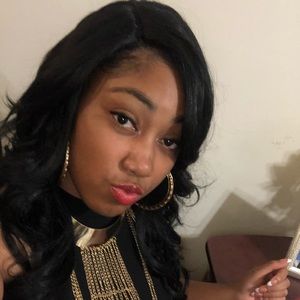 Meet your Posher, Niknikia